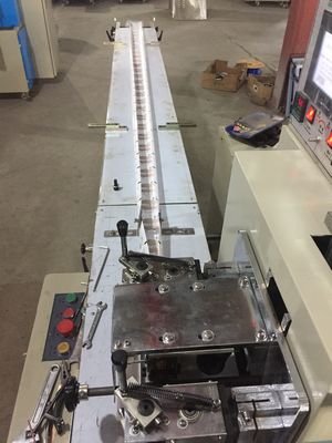 Pequeña máquina horizontal del paquete de la almohada del caramelo duro de la bolsa de plástico proveedor